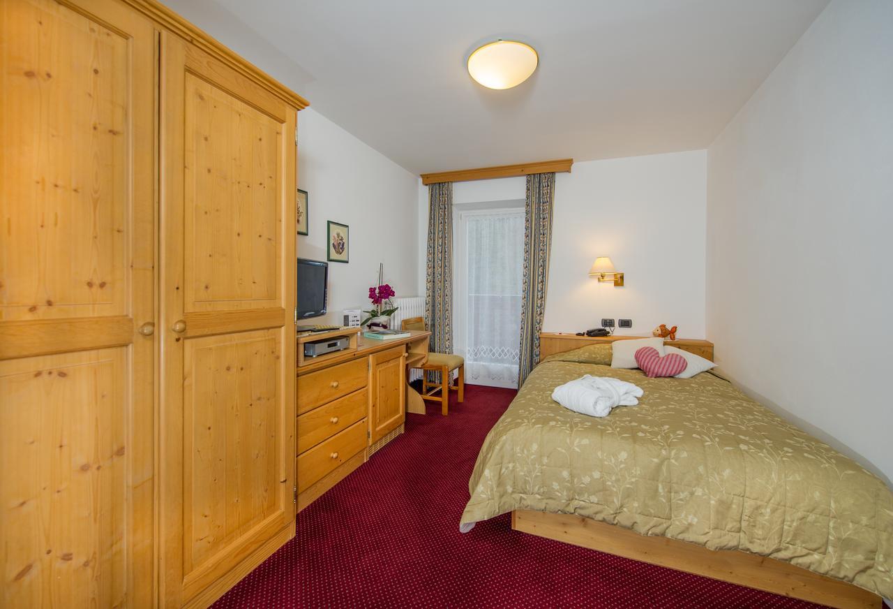 Hotel Bellavista Canazei Quarto foto